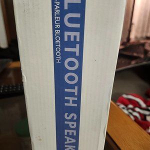 Brilliant blue blue tooth speaker